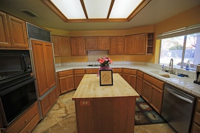 8425 S Hazelton Ln, Tempe, AZ 85284 - photo 5