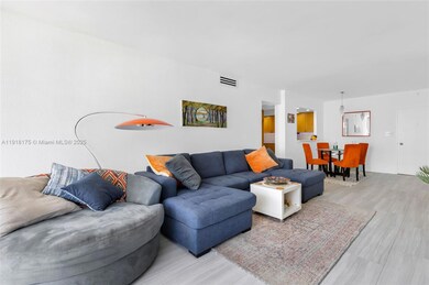 5600 Collins Ave unit 8Y, Miami Beach, FL 33140 - photo 7