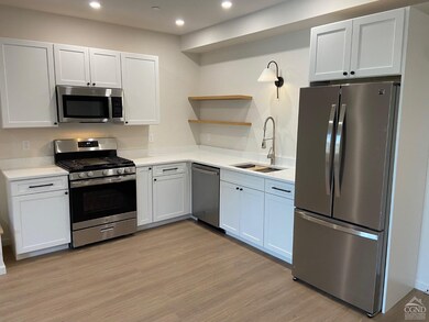 432 Warren St unit 1R, Hudson, NY 12534 - photo 5