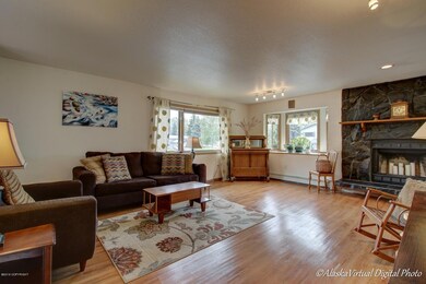Living Room (3)