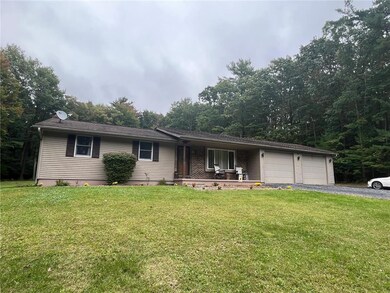 4135 Radiant Dr, Effort, PA 18330 - photo 2