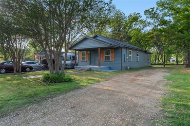 629 E Pacific St, Sherman, TX 75090 - photo 4