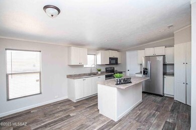 Kitchen / Dining Area