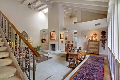 High Ceilings & Natural Light