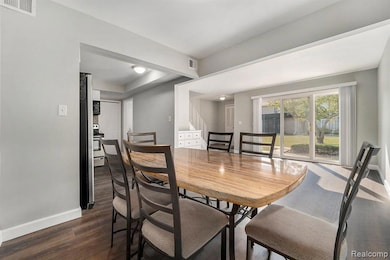 8691 Kennedy Cir, Warren, MI 48093 - photo 6