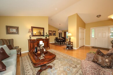 14 Danforth Cir, Manchester, NH 03104 - photo 6
