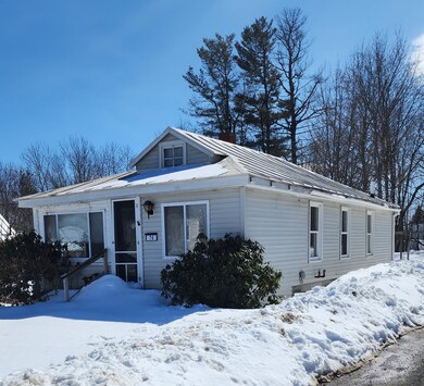 76 Oakland St, Waterville, ME 04901 - photo 4