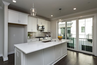 1611 Draper View Loop unit 103, Raleigh, NC 27608 - photo 5