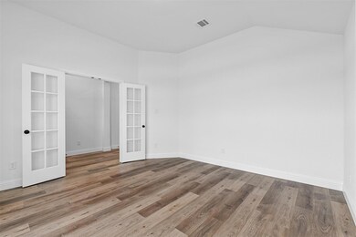 1402 Dry Creek Dr, Cleburne, TX 76033 - photo 3