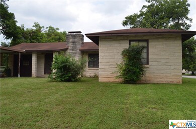 732 Bismark St, Seguin, TX 78155 - photo 4