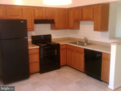 12407 Sky Blue Dr, Germantown, MD 20874 - photo 2