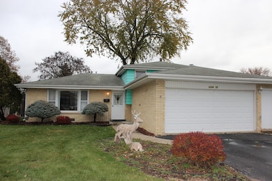5554 Linder Ct, Crestwood, IL 60445 - photo 2