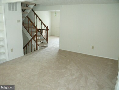 8133 Parkdale Ct, Springfield, VA 22153 - photo 3