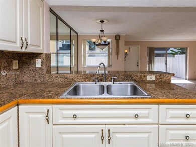 6850 SW 45th Ln unit 10, Miami, FL 33155 - photo 6