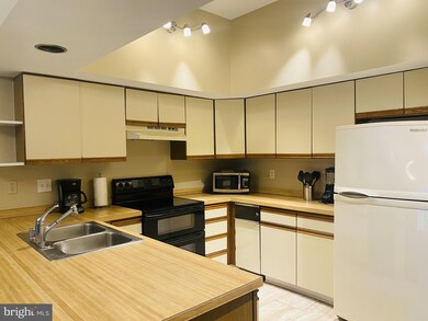 4603 Birch Cir unit 128, Wilmington, DE 19808 - photo 3