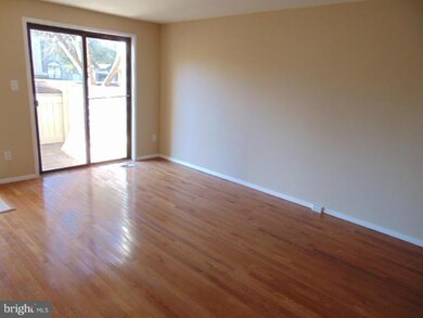 9335 Sparrow Valley Dr, Montgomery Village, MD 20886 - photo 6