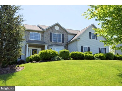 402 Pleasant View Dr, Douglassville, PA 19518 - photo 3