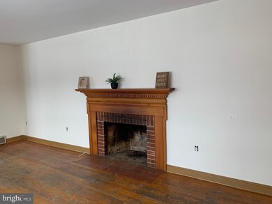 511 Thompson St, Strasburg, VA 22657 - photo 6