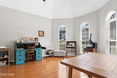 533 Edgefield Way-00541
