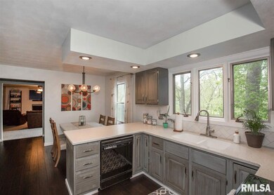 16 Oakbrook Dr, Bettendorf, IA 52722 - photo 6