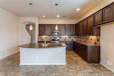 10753 Barnsford Ln, Helotes, TX 78023 - photo 4