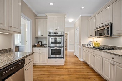 117 Carriage Hill Cir unit 112, Southborough, MA 01772 - photo 5