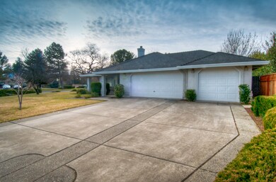 3 Car Garage