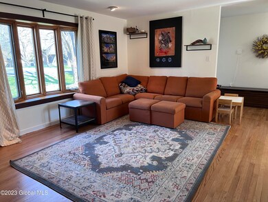 972 Riverview Rd, Schenectady, NY 12309 - photo 4