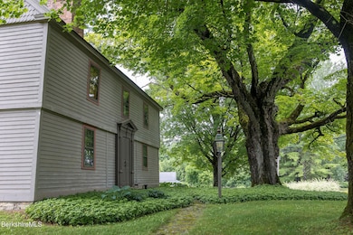 18 Goodrich St, Stockbridge, MA 01262 - photo 7