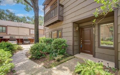 11711 Memorial Dr unit 635, Houston, TX 77024 - photo 2