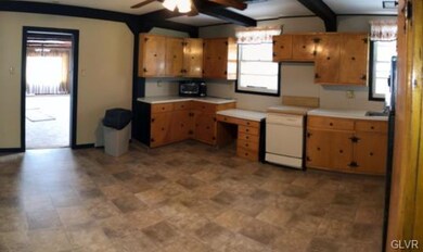 110 Chestnut St, Slatington, PA 18080 - photo 5