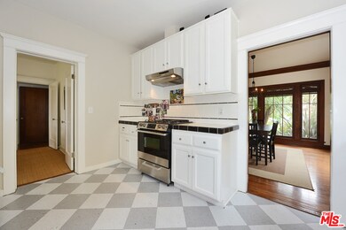 2214 Buckingham Rd, Los Angeles, CA 90016 - photo 7