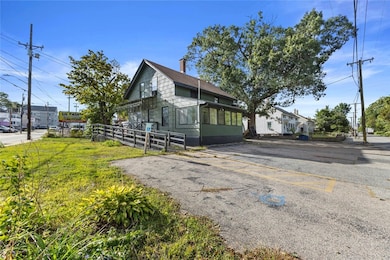 533 Weeden St, Pawtucket, RI 02860 - photo 2