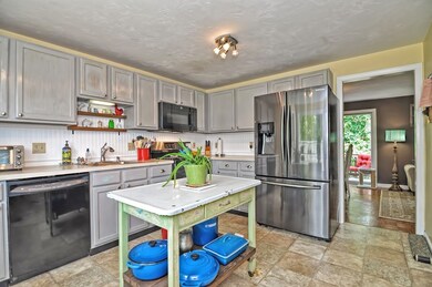 9 Country Side Rd, Bellingham, MA 02019 - photo 4