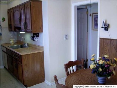 900 Targee St, Staten Island, NY 10304 - photo 7