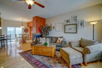 23 S Gardens Way, Fitchburg, WI 53711 - photo 2