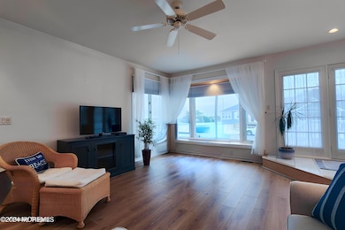 05 - Furniture removed - 0