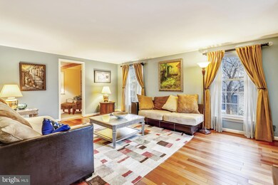 8821 Cold Spring Rd, Potomac, MD 20854 - photo 4