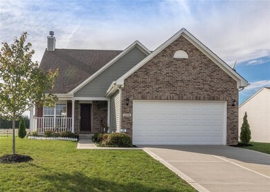 2558 Ashton Ln, Greenwood, IN 46143 - photo 2
