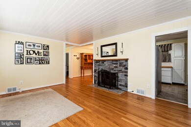 7 Saint Timothys Ln, Catonsville, MD 21228 - photo 5
