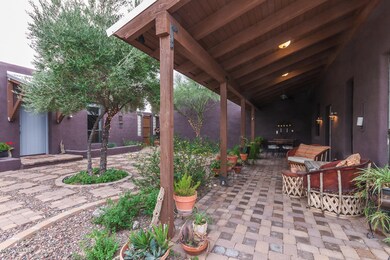 Courtyard9
