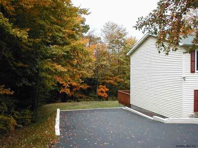 154 Droms Rd, Schenectady, NY 12302 - photo 2