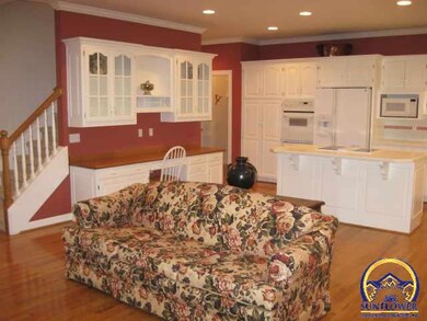 3755 SW Clarion Park Dr, Topeka, KS 66610 - photo 6