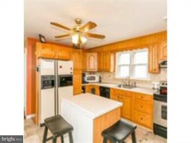 436 Manatawny St, Pottstown, PA 19464 - photo 3