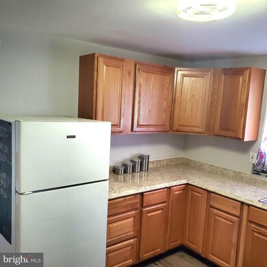 1014 Middleborough Rd, Essex, MD 21221 - photo 2