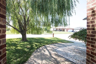 362 Sleeping Indian Dr, Freeburg, IL 62243 - photo 5