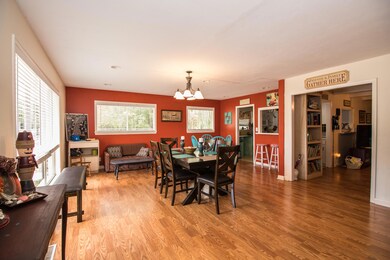 Living Dining Combo