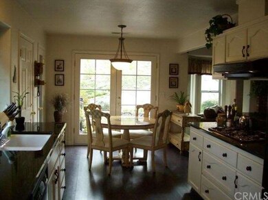 Kitchen and breakfast nook.