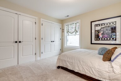 471 N Emery Ln, Elmhurst, IL 60126 - photo 7