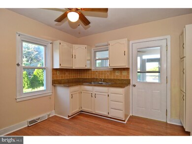 19 Maple St, Mohnton, PA 19540 - photo 5